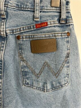 Wrangler Vintage High Rise Straight Leg Jeans Light Wash